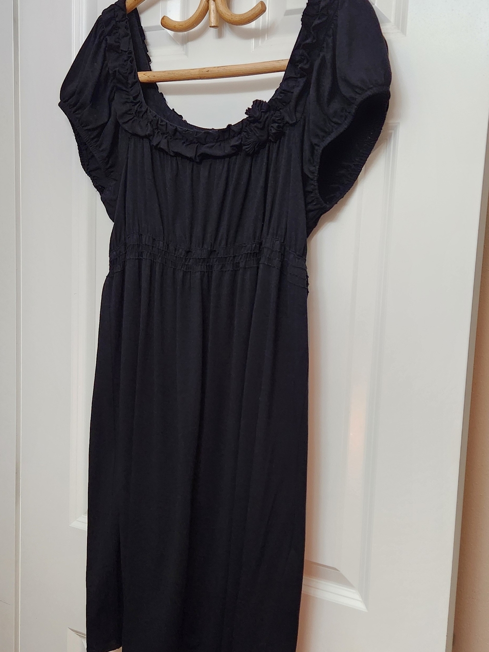 Max Studio, Black Ruffle-Neck Casual Dress. Size L.
